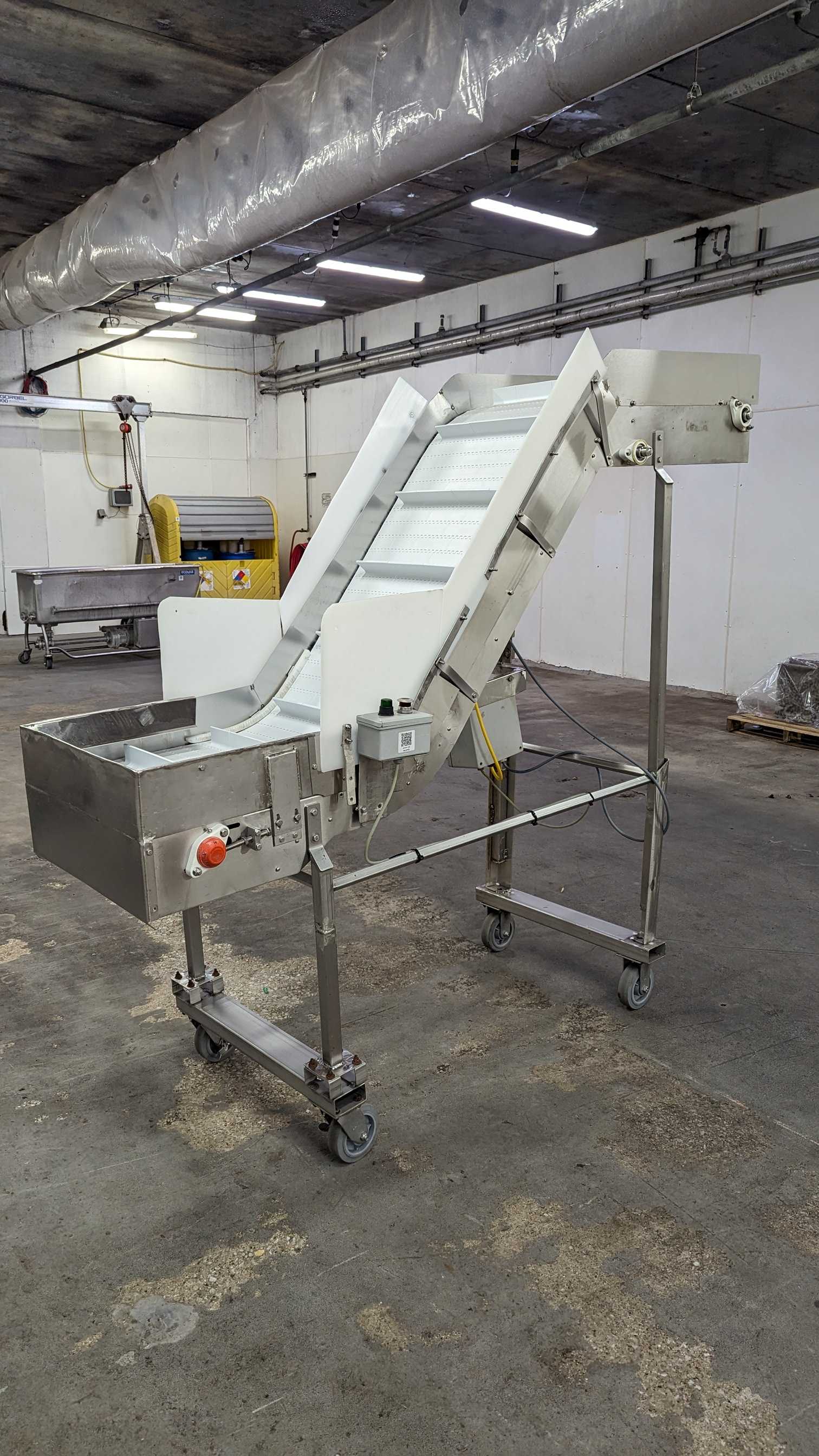 Incline Conveyor with WashGuard .5/.33 HP Motor & ABB Drive - CONVEYORS