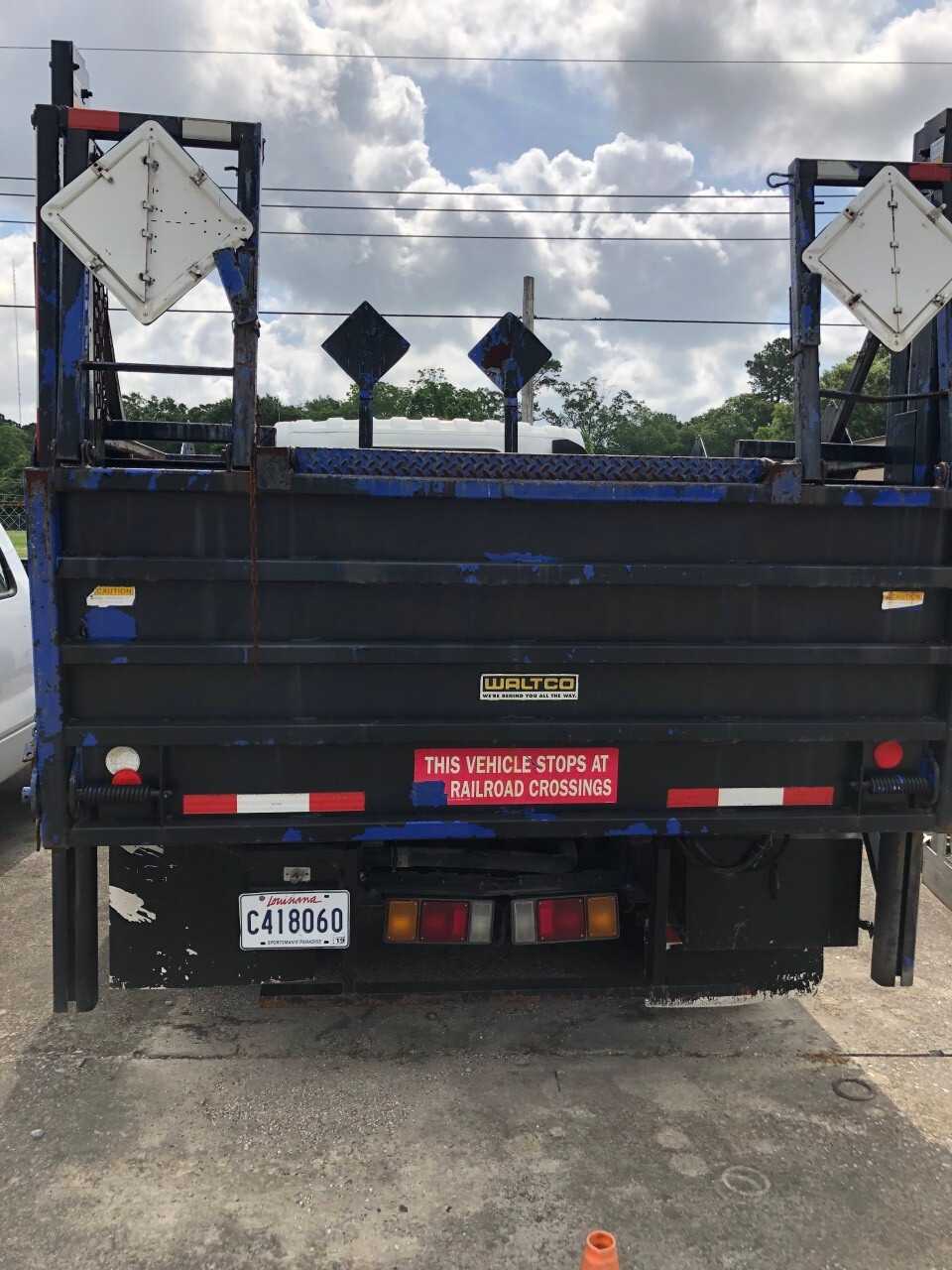 2012 Isuzu NN3 Pallet - MANUAL PALLET JACKS