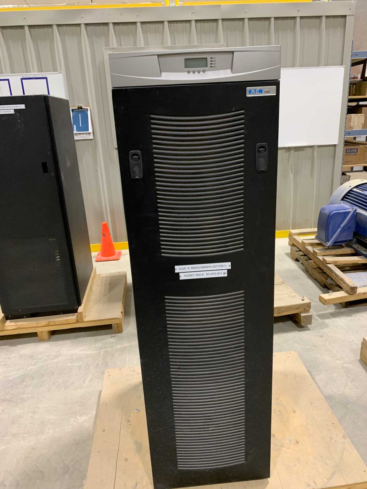UPS EATON Corporation System 9355-30 Model 20 18KW 20 KVA - UPS