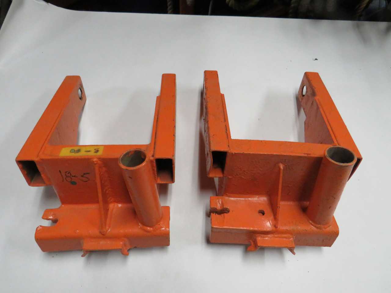 LOT OF 2 FLEXIBLE PIPE ADAPTER FRAMES - TRAILER MOUNTED EQUIPMENT