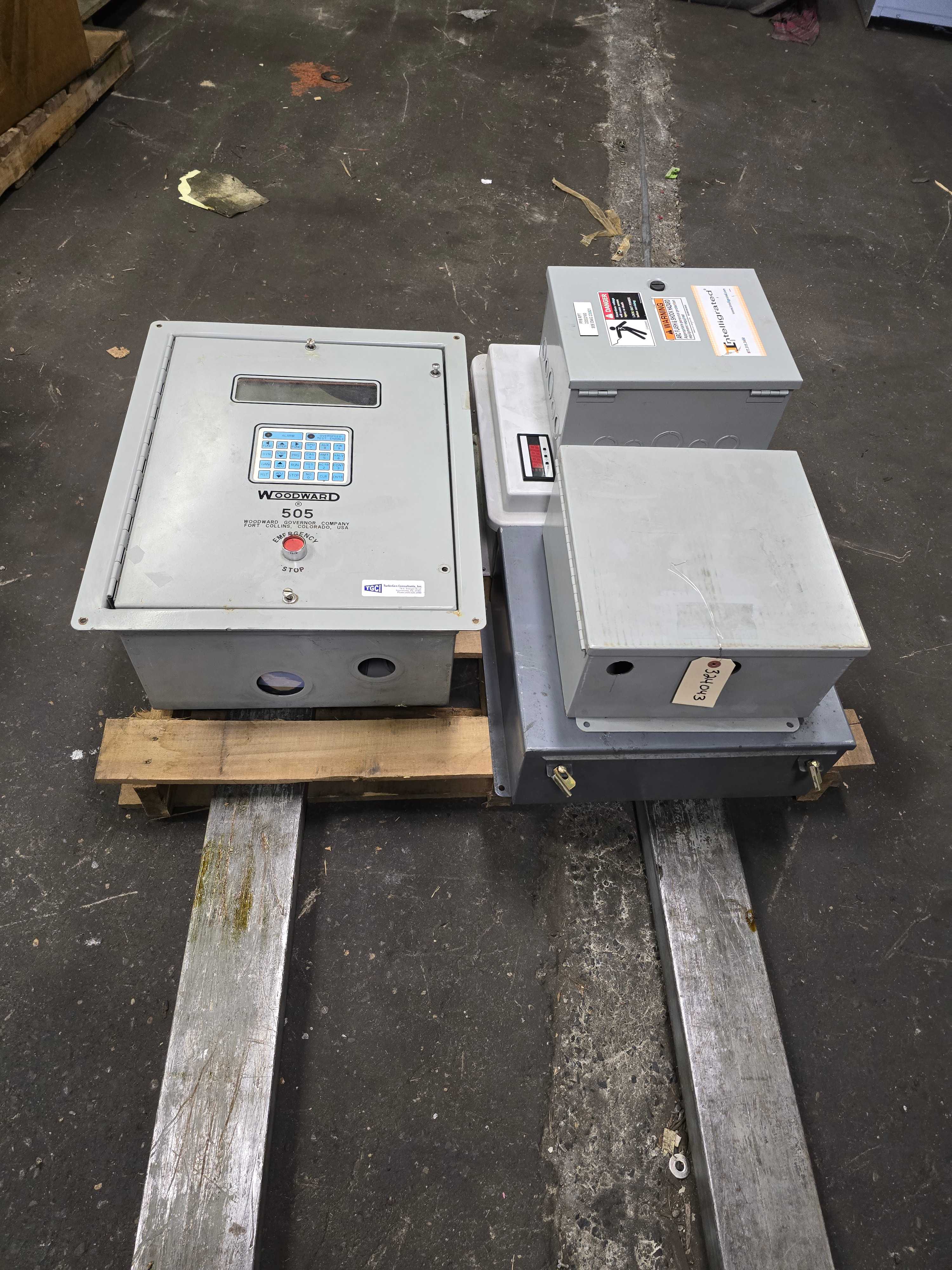 LOT OF ELECTRICAL ENCLOSURES - ELECTRICAL COMPONENTS