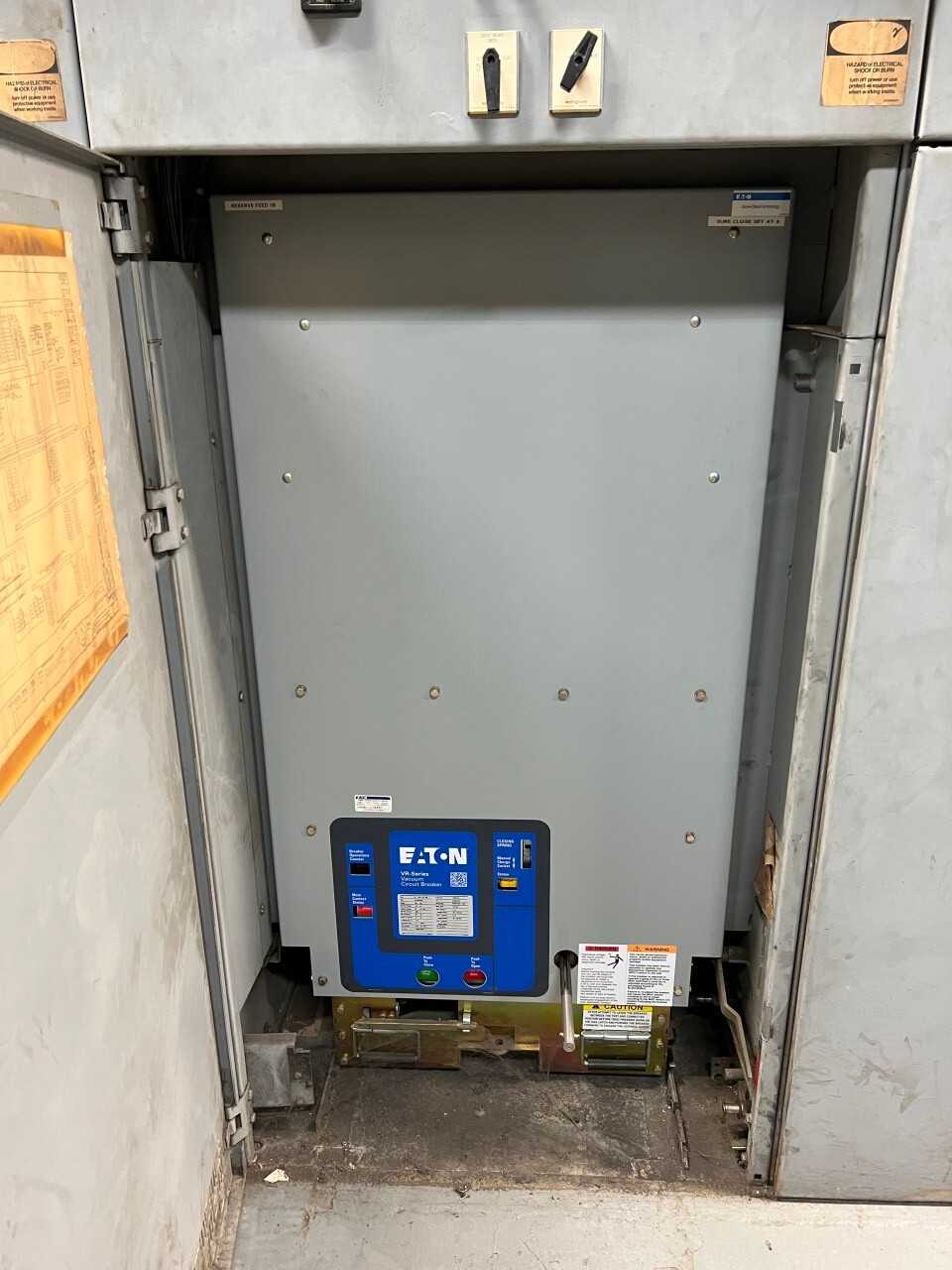 6x Eaton VR/VSR series vacuum breakers/starters - VACUUM PUMP