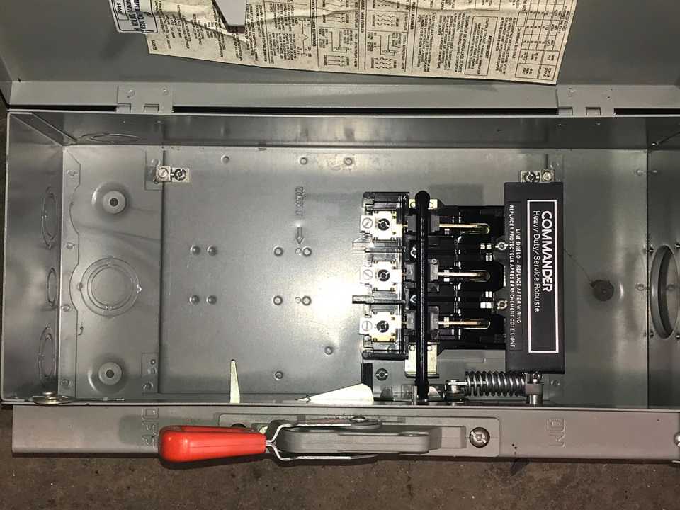 WESTINGHOUSE/COMMANDER/EATON SAFETY SWITCHES (QTY 3) - SAFETY SWITCH