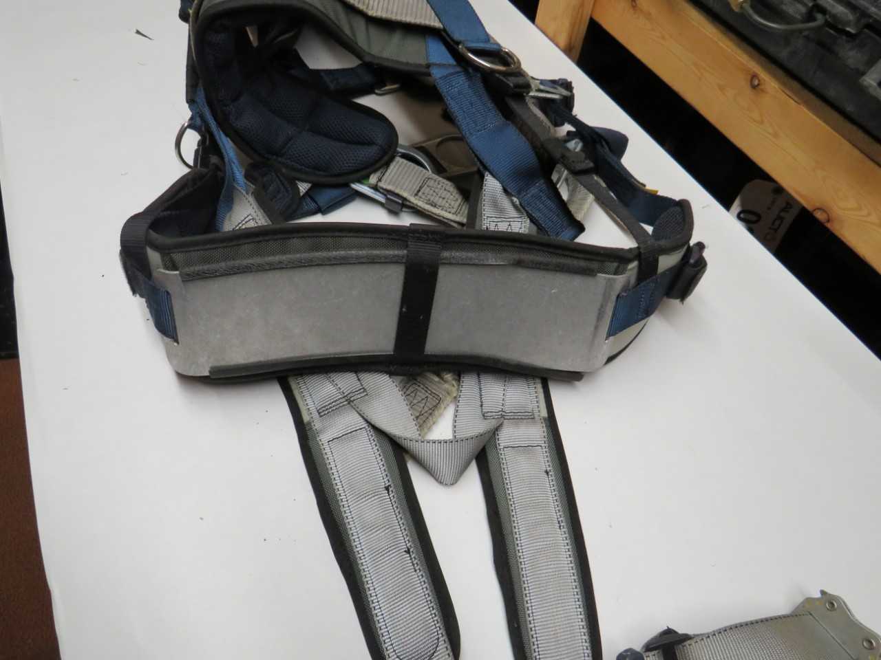 MEDIUM SALA EXOFIT MODEL 1108651C TOWER HARNESS - SAFETY EQUIPMENT