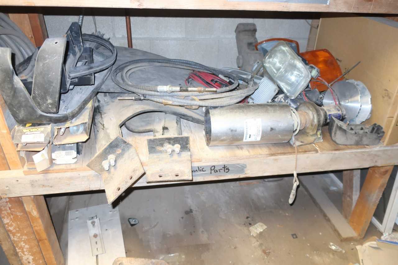LOT OF ASSORTED TRUCK ACCESSORIES - ELECTRIC POWER TOOLS