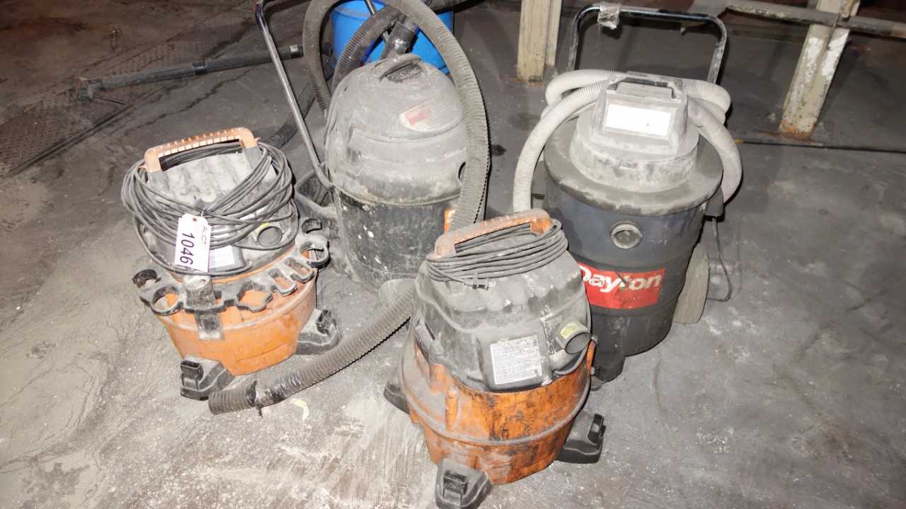 LOT OF 4 DAYTON INDUSTRIAL WET/DRY VACUUM - CIRCUIT BREAKERS