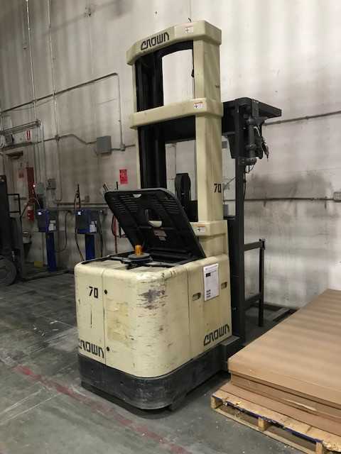 2000 CROWN ORDER PICKER, DENVER, CO - ORDER PICKER