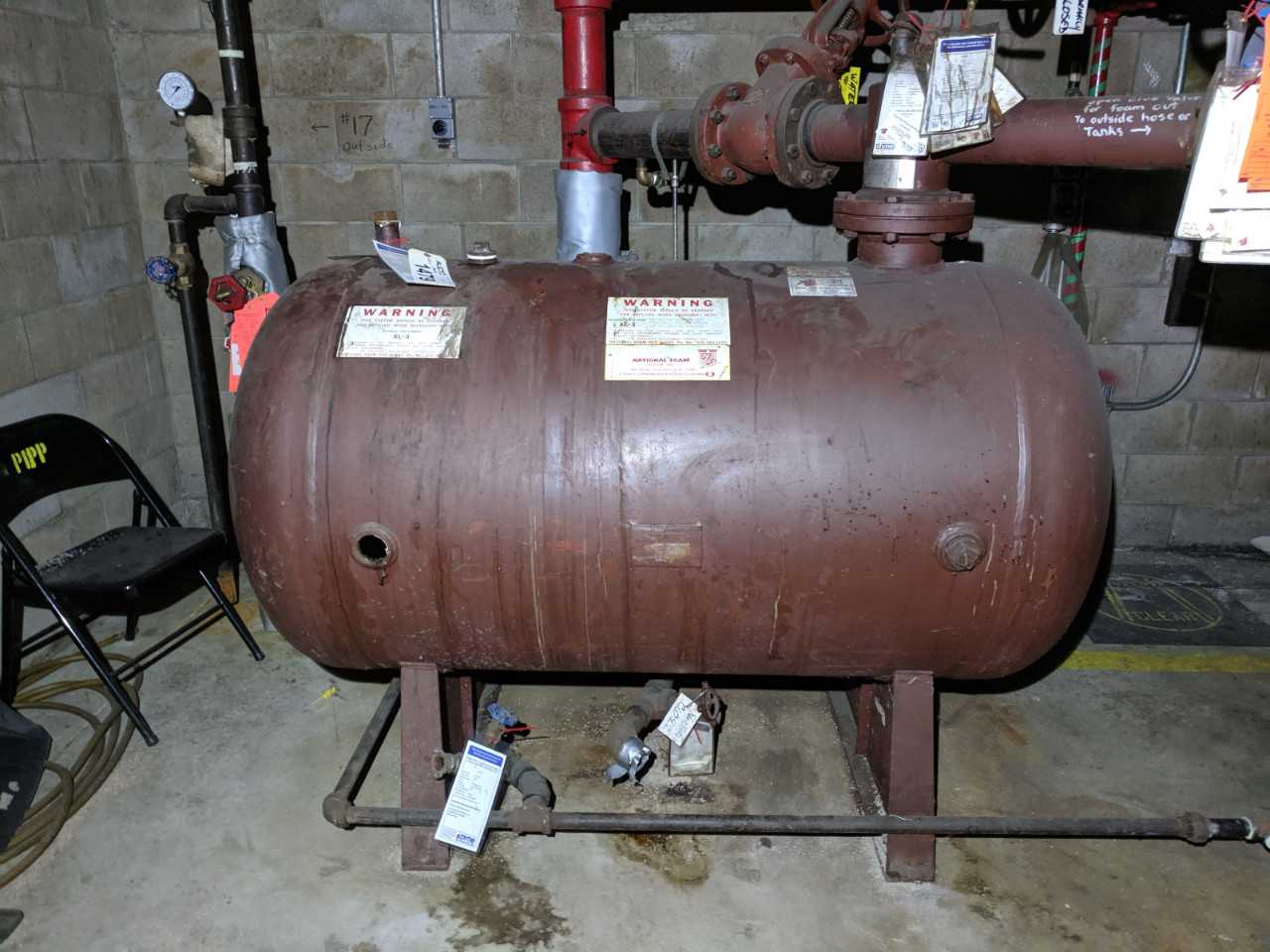 WOOD INDUSTRIAL FOAM TANK APPROX 200GAL - PROCESS EQUIPMENT WOOD INDUSTRIAL FOAM TANK APPROX 200GAL - PROCESS EQUIPMENT