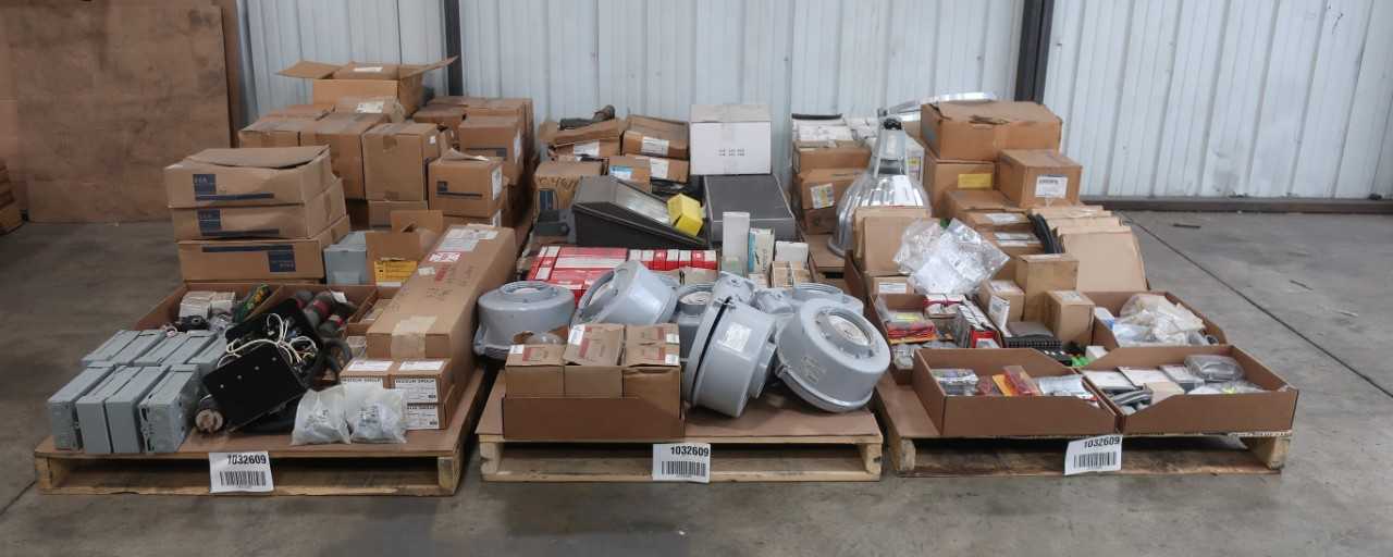 6 PALLETS OF ASSORTED CONDUIT AND LIGHTING - LIGHTING