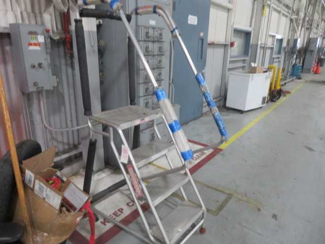 Aluminum Step on Wheels - MISCELLANEOUS