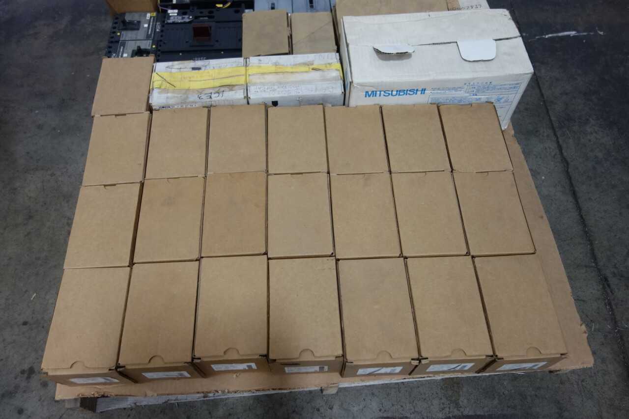1 PALLET OF ASSORTED CIRCUIT BREAKERS - CIRCUIT BREAKERS
