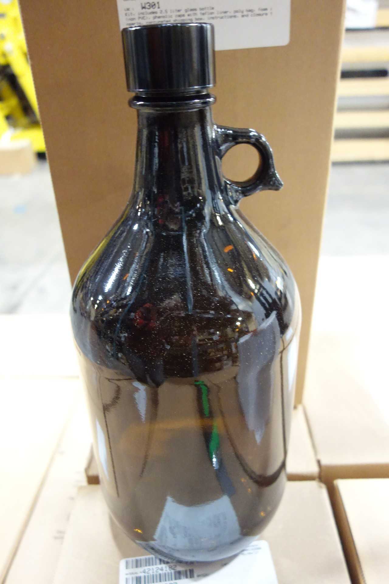1 PALLET OF BROWN 2 and one half LITER GLASS BOTTLE WITH CAP - LAB & SCIENTIFIC