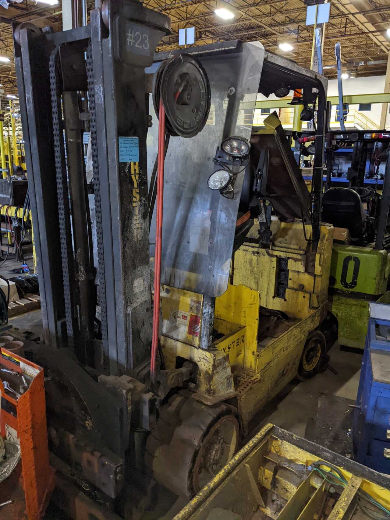 HYSTER E100ZS 10,000-LB. CAPACITY, ELECTRIC FORKLIFT - FORKLIFTS