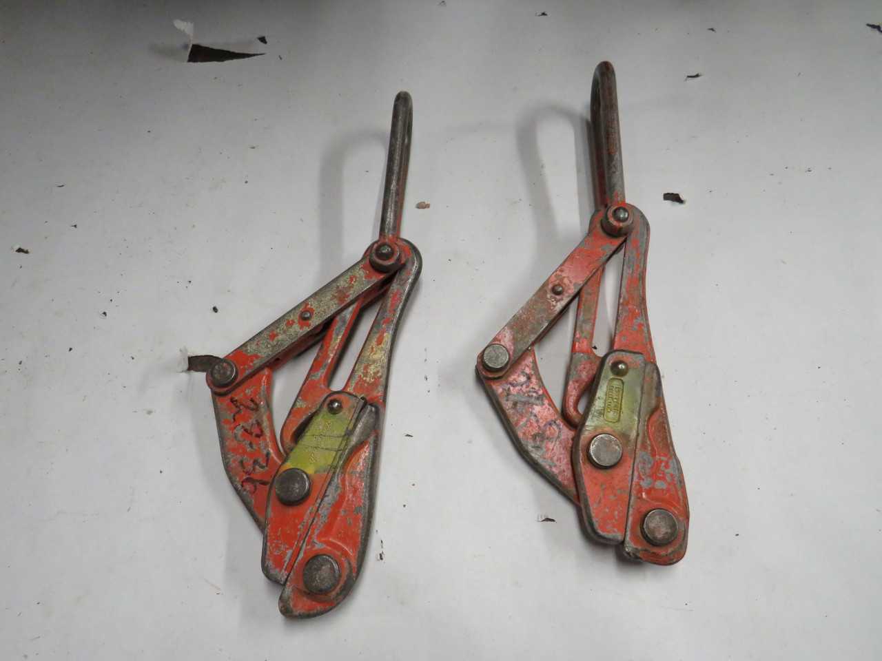 LOT OF 2 KLEIN 1628-5F 1628-5B 8000 LBS MAX LOAD BULLDOG WIRE PULLING GRIP - ELECTRIC POWER TOOLS