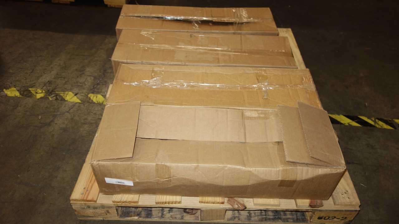 LOT OF 4 EATON CHR9N9NS 125A POWER OUTLET PANELS - ELECTRICAL COMPONENTS