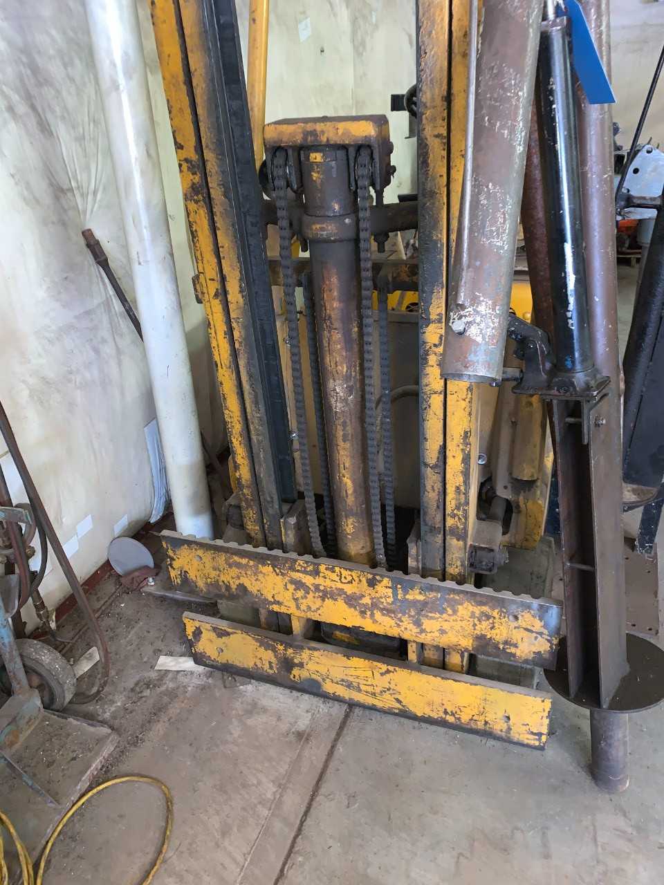 Yale LP Forklift - FORKLIFTS