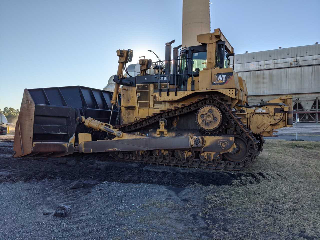Caterpillar D10T Dozer - CRAWLER LOADERS