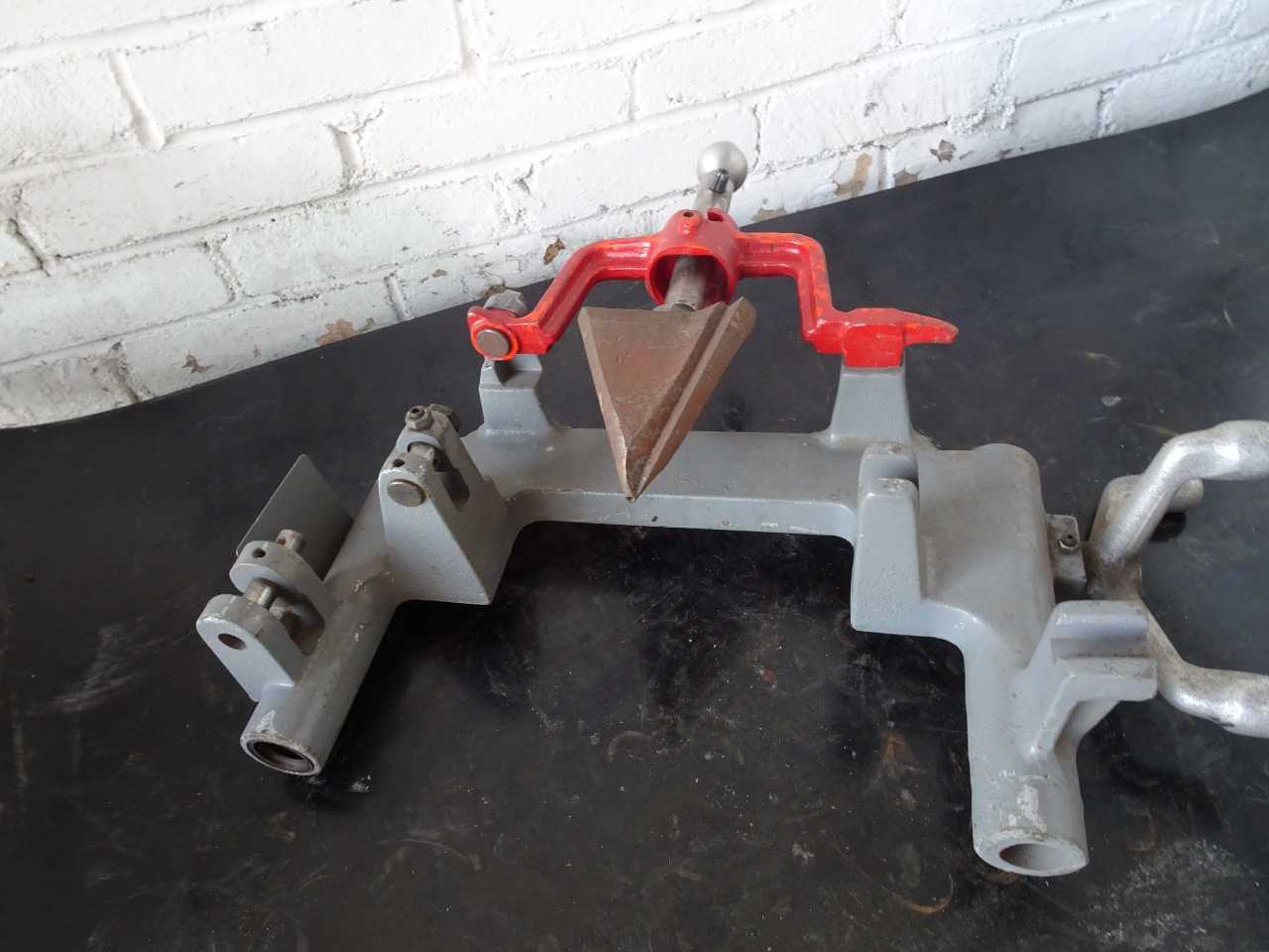 COLLINS OR REX pipe threader carriage - MACHINING ACCESSORIES & TOOLING