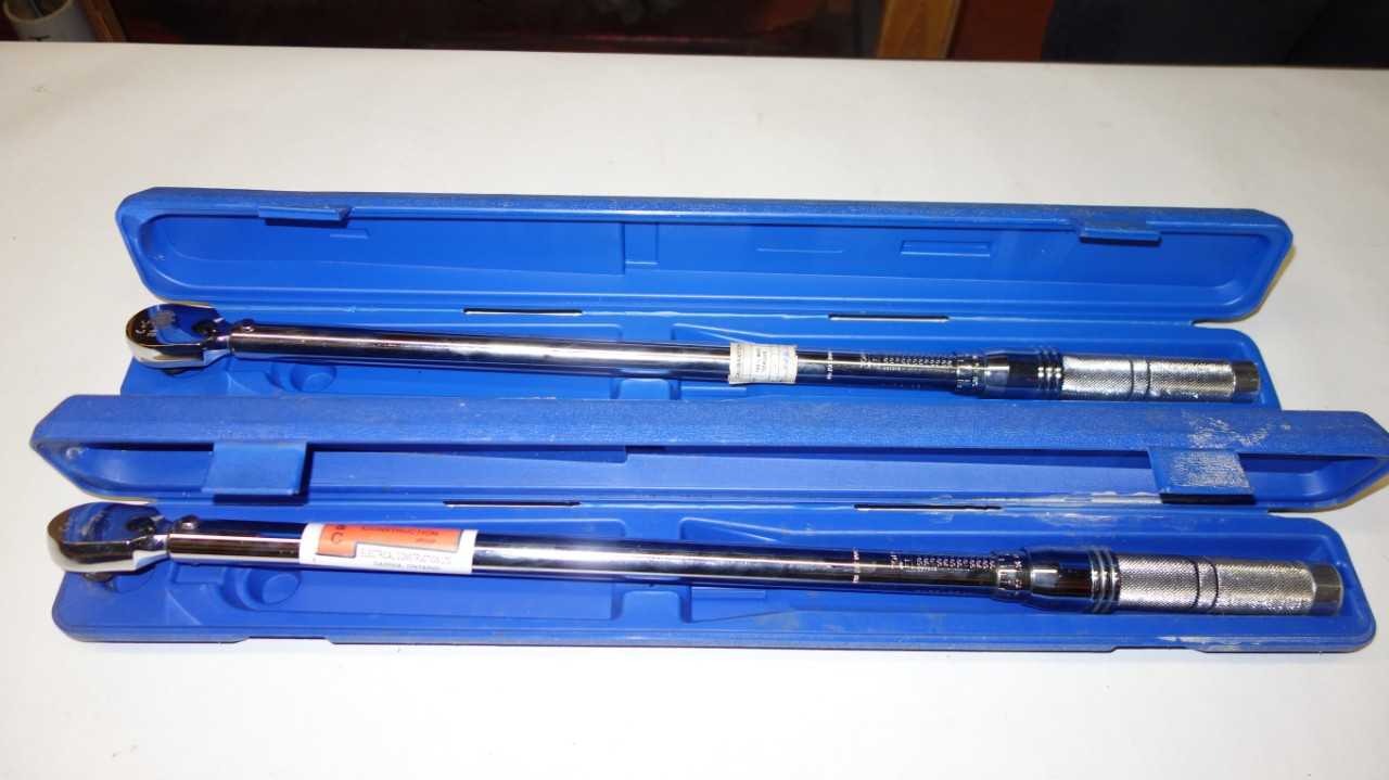 LOT OF 2 WESTWARD TWC12 TORQUE WRENCHES - HAND TOOLS