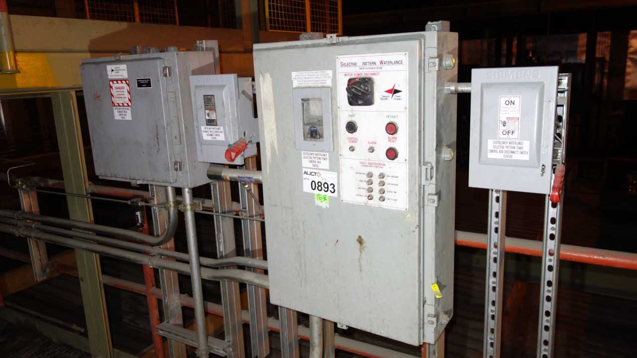 LOT OF 2 ASSORTED SOOT BLOWER CONTROL PANEL W/ ALLEN BRADLEY 1747 CONTROLLER MODULE RACK - AUTOMATION & CONTROLS
