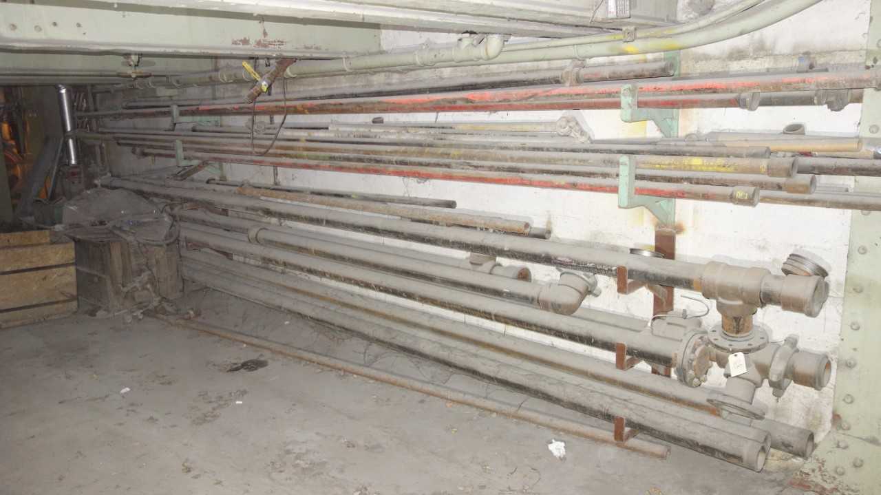CONTENTS OF RACKING, ASSORTED STEEL PIPING PIPES, TUBING (BOTH SIDES) - MISCELLANEOUS