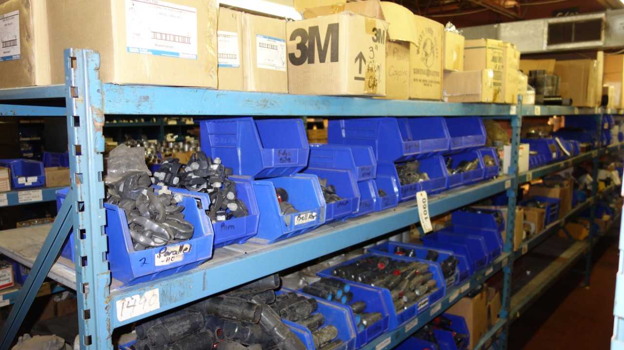 CONTENTS OF 4 SHELVES, ASSORTED PIPE AND CONDUIT FITTINGS - CONDUIT FITTING