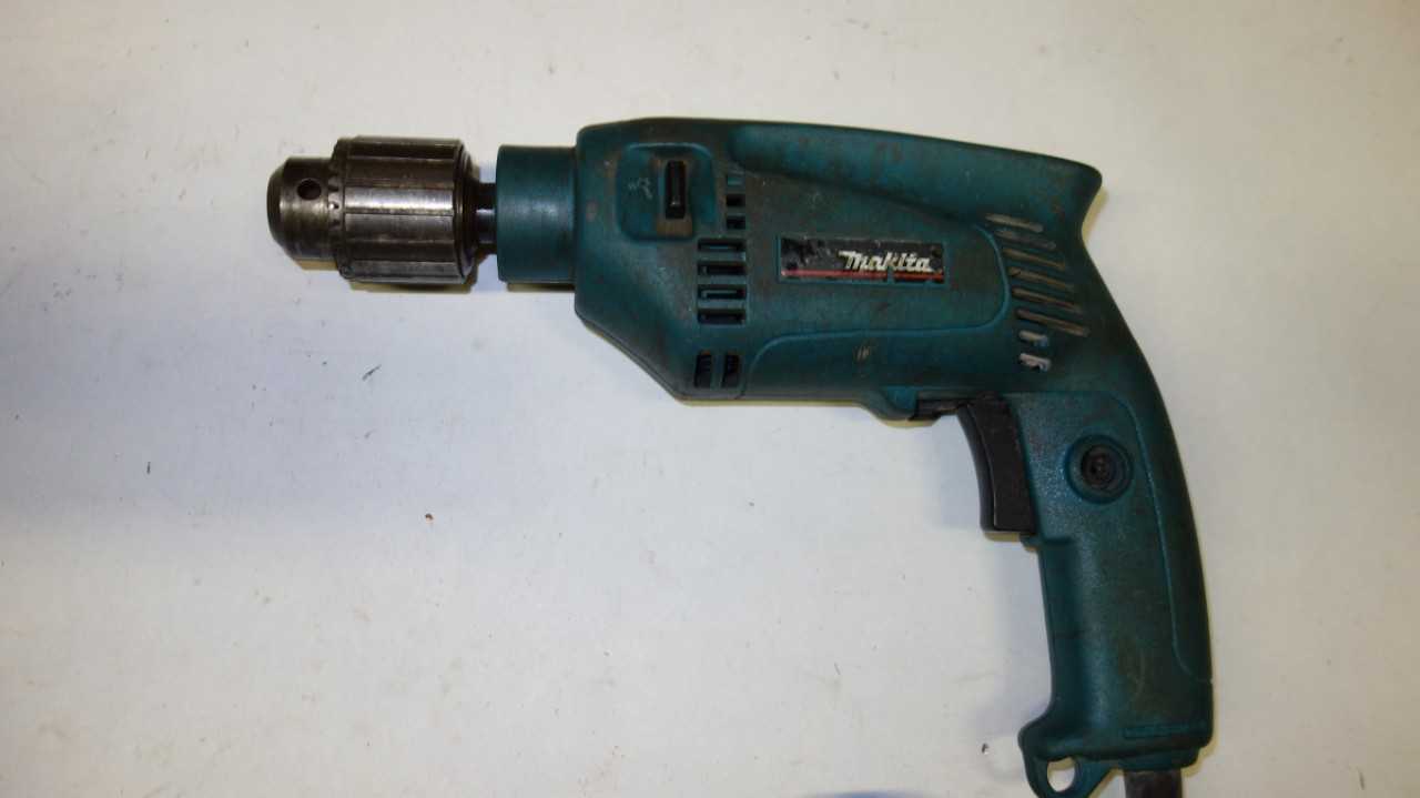 LOT OF 3 ASSORTED MAKITA CORDED HAMMER DRILLS - ELECTRIC POWER TOOLS