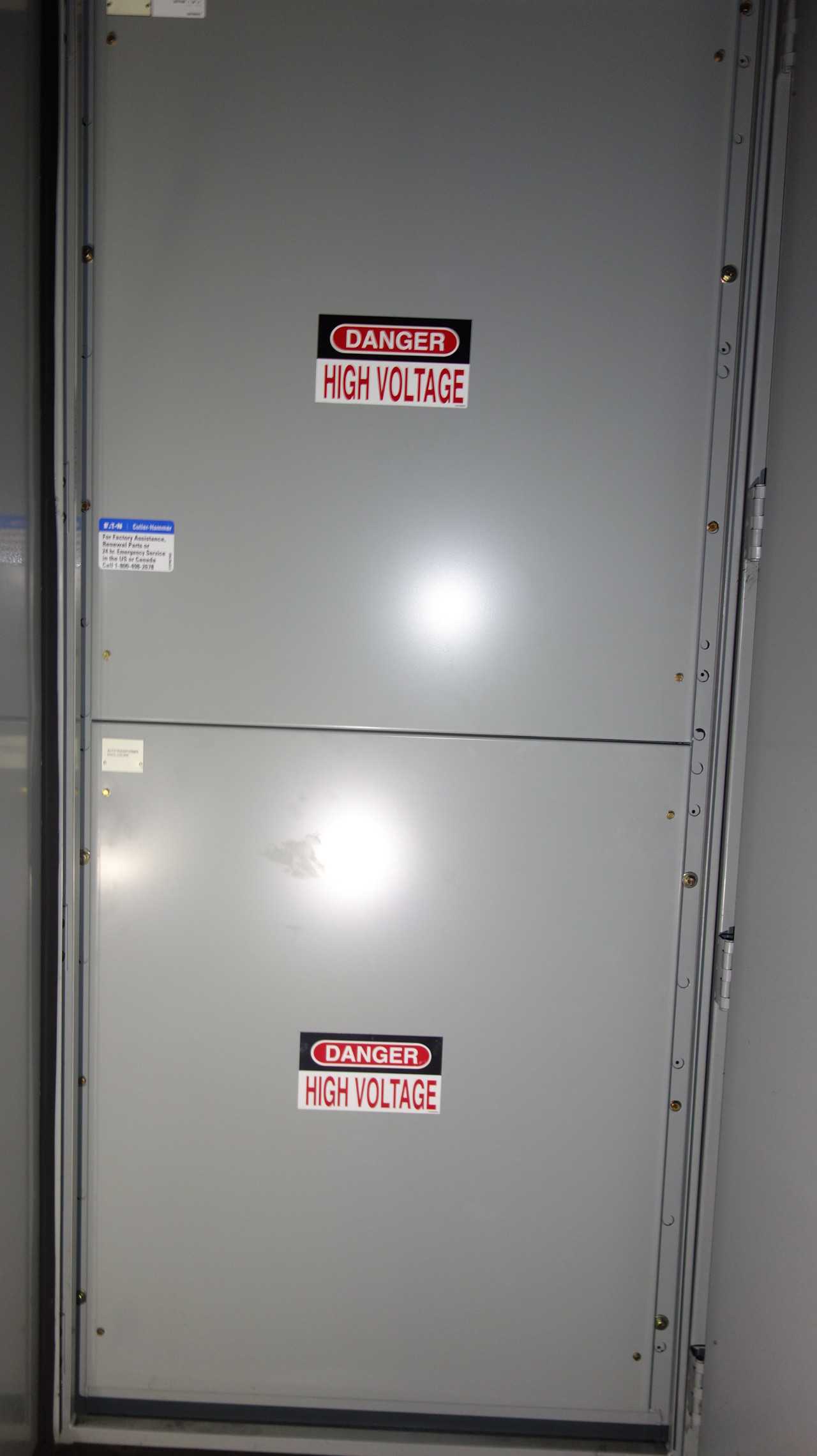 LOT OF 3 EATON SJA 720A 5KV-AC VACUUM AC CONTACTORS - CONTACTORS