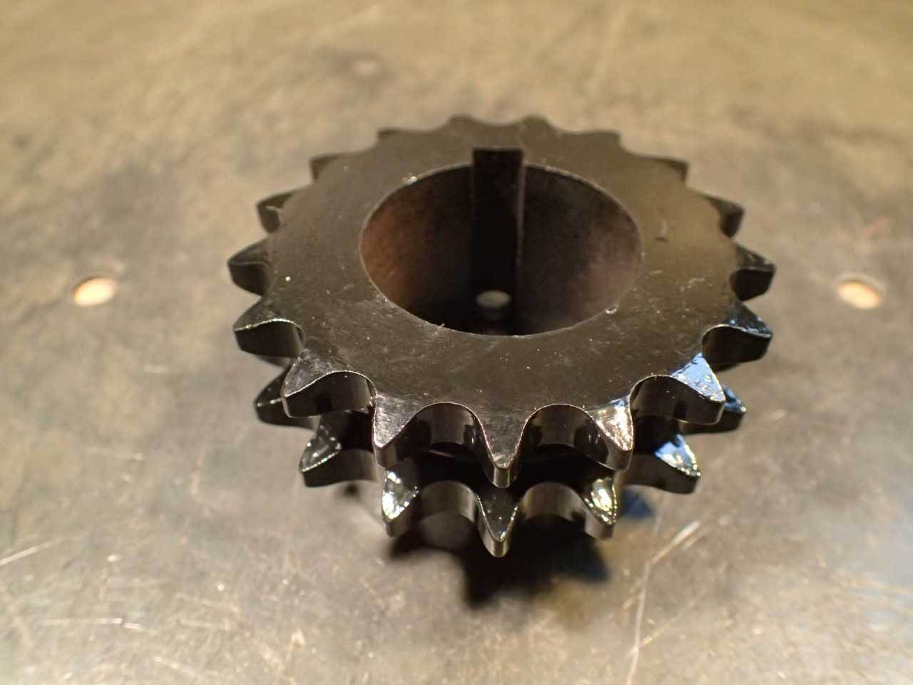 Browning D40B17 #40 2-Strand Chain Sprocket: 17-Tooth, 1-1/2" Keyed Bore, NOS - ROLLER CHAIN
