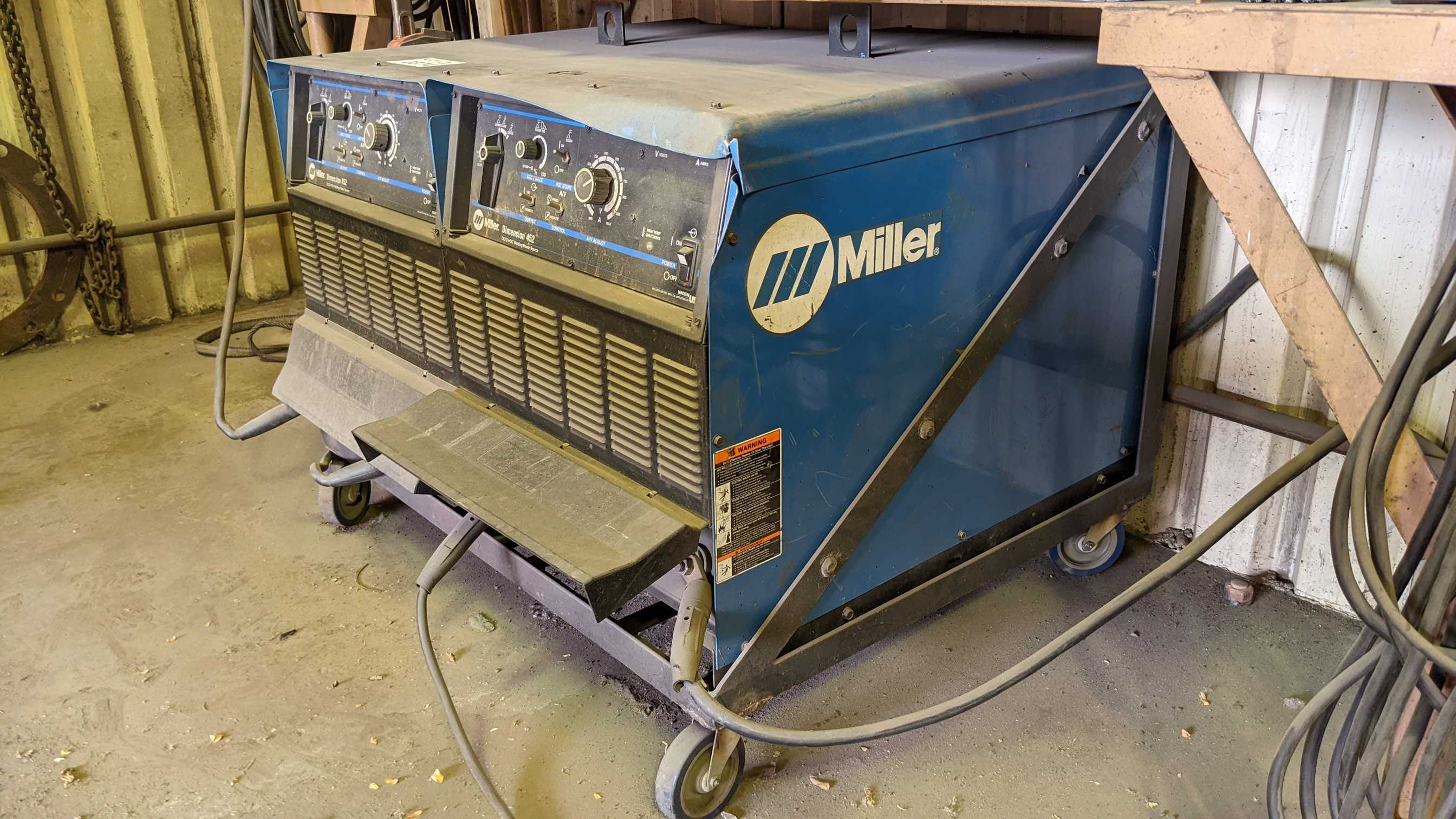 LOT OF 2 WELDERS - WELDING EQUIPMENT