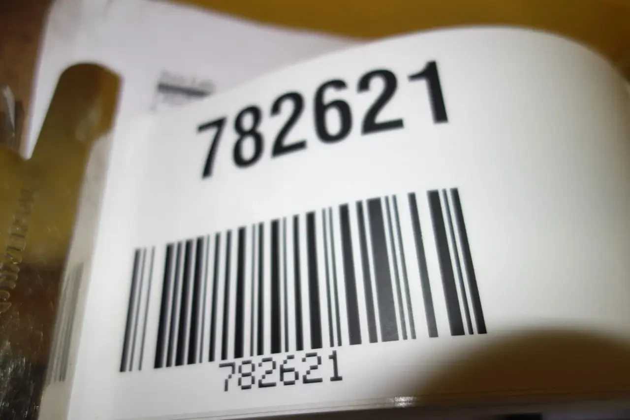 PALLET OF YELLOW JACKET INTERLOCKING CORD SAVER RAMPS - INDUSTRIAL PARTS