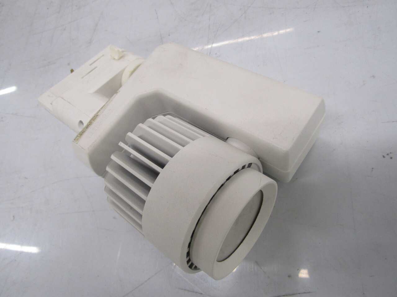 Quantity of 38x HTEK100 Lights - LIGHTING