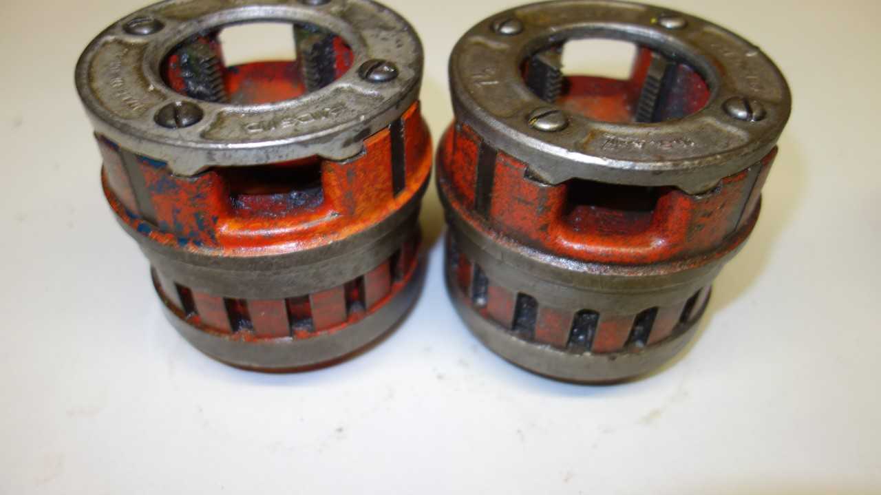 LOT OF 2 RIDGID 1-1/4 IN DIE HEADS - ELECTRIC POWER TOOLS