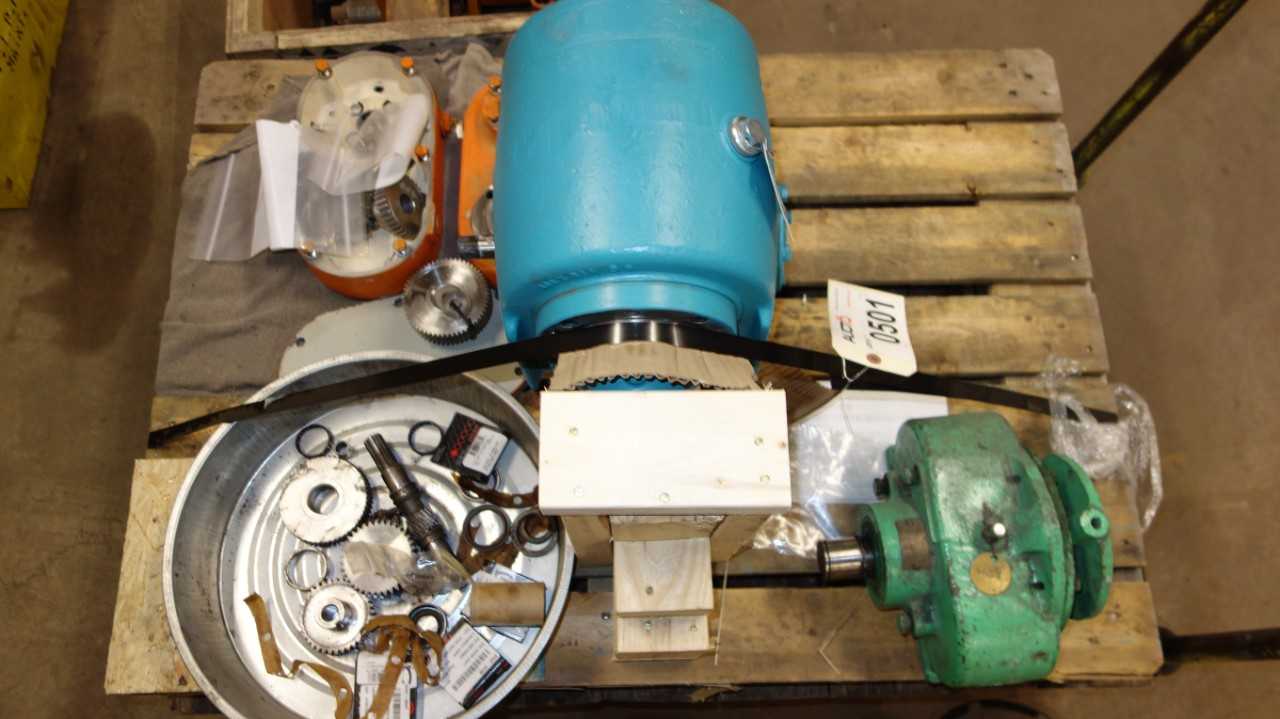 PALLET OF ASSORTED POWER TRANSMISSION, STOCK GEAR REDUCER, COPES VULCAN ROT GEAR PUMP - GEAR REDUCERS
