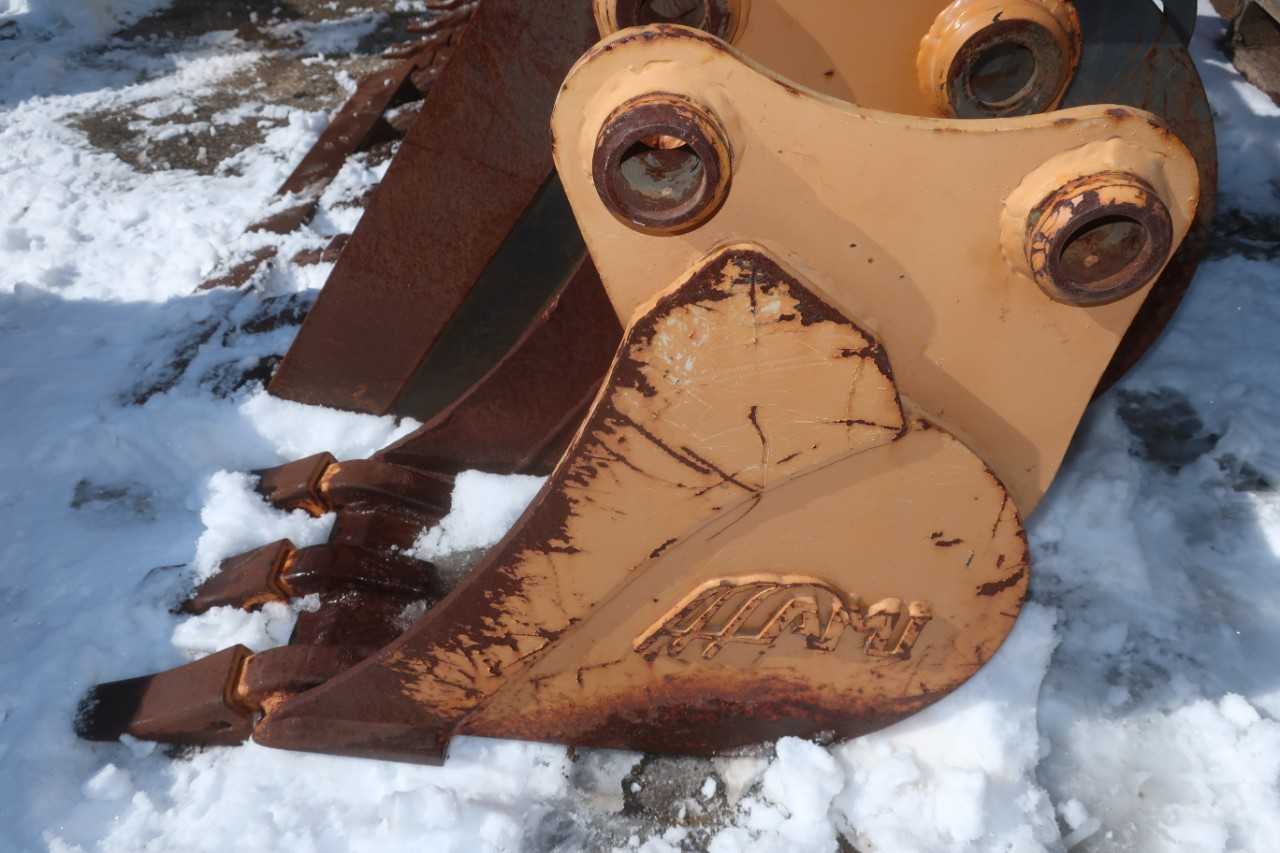 AMI HD0610E12 CX31B 12IN BACKHOE BUCKET ATTACHMENT - CONSTRUCTION EQUIPMENT ATTACHMENTS