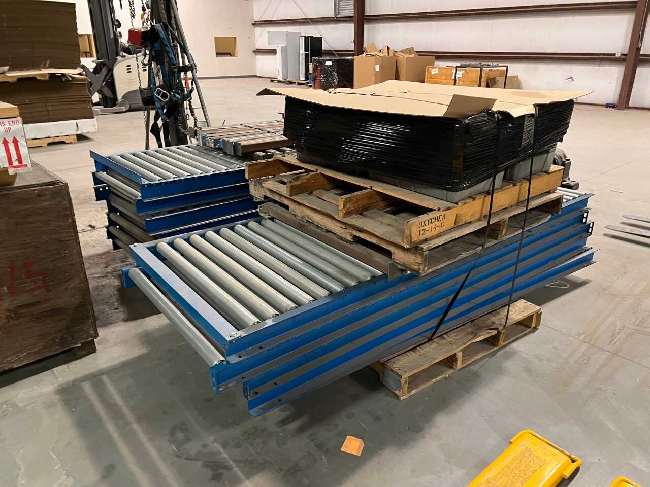 40 SECTIONS OF CONVEYOR ROLLERS - 32IN X 8FT (NEW MEXICO) - CONVEYORS