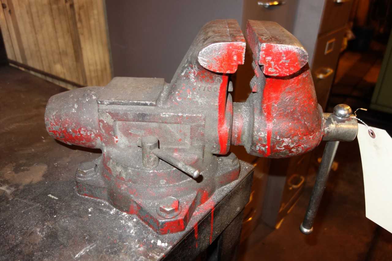 TABLE VICE - ELECTRIC POWER TOOLS