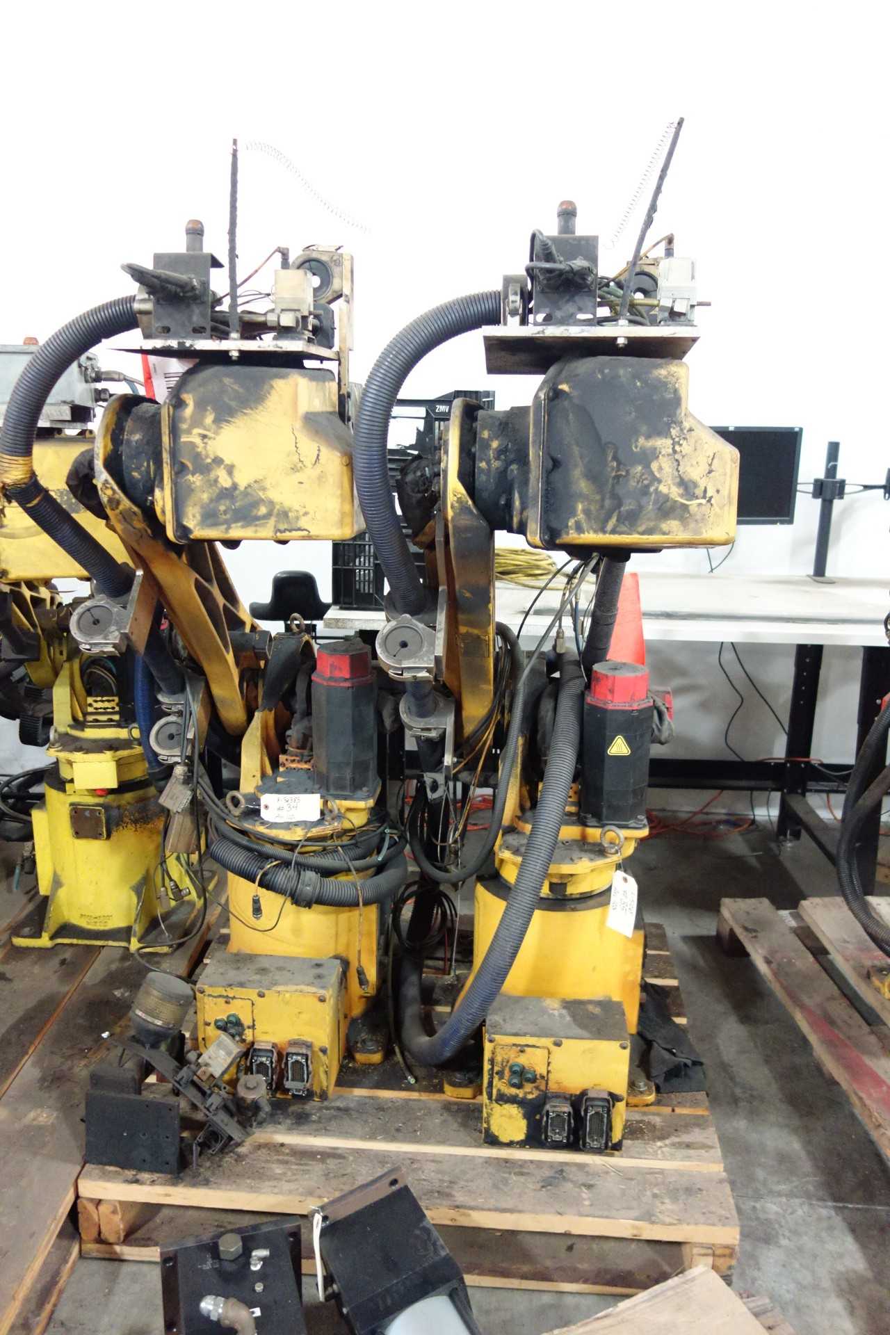 GE FANUC ROBOT ARM - INDUSTRIAL ROBOTS