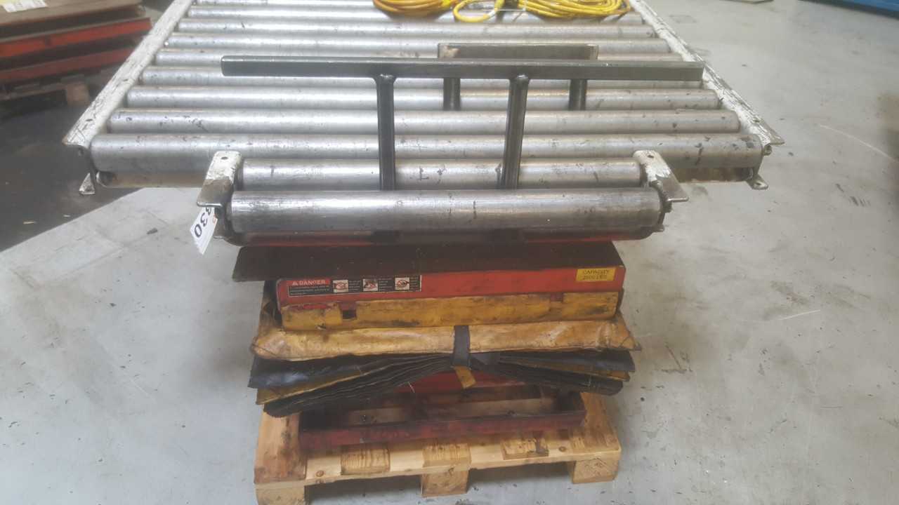 Presto XL36-30CH electric scissor lift table, 3000lb capacity - LIFT CART Presto XL36-30CH electric scissor lift table, 3000lb capacity - LIFT CART