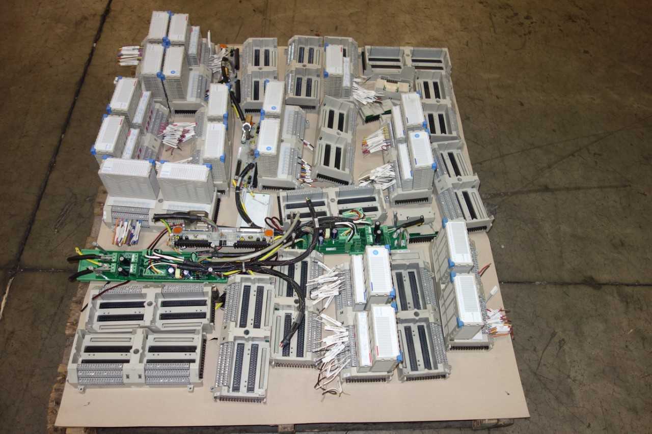 1 PALLET OF WESTINGHOUSE OVATION MODULES, 1C31324G01, 1C3113G05 - ELECTRIC MOTORS