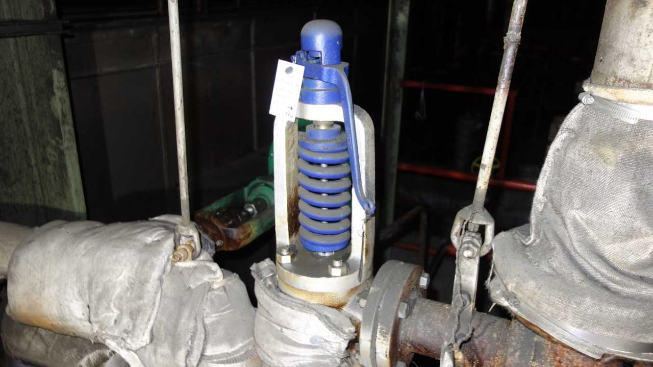 LOT OF 2 ASSORTED CONSOLIDATED STEEL RELIEF VALVE, 4IN - RELIEF VALVE