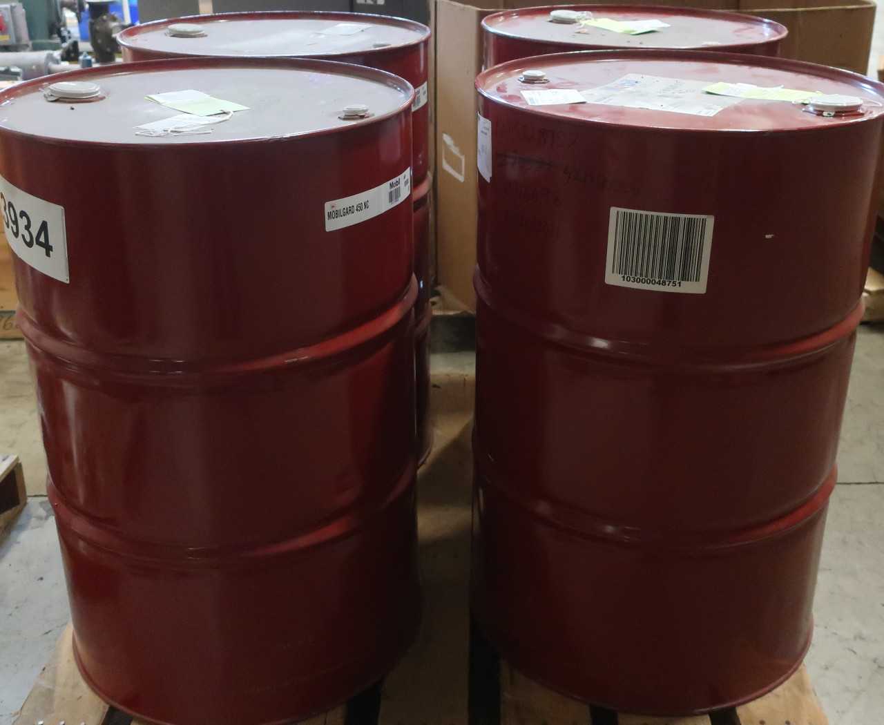 LOT OF 4 55GAL DRUMS OF MOBILE DIESEL ENGINE OIL MOBILGARD 450 NC - MISCELLANEOUS