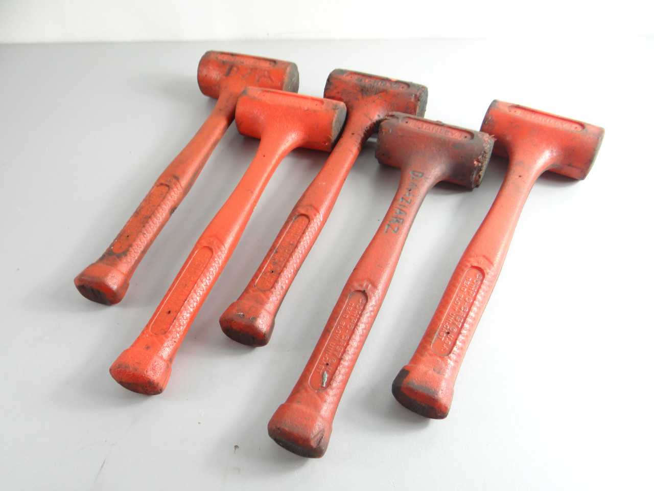 LOT OF 5 STANLEY 21OZ DEAD BLOW HAMMERS 57 532 - HAND TOOLS