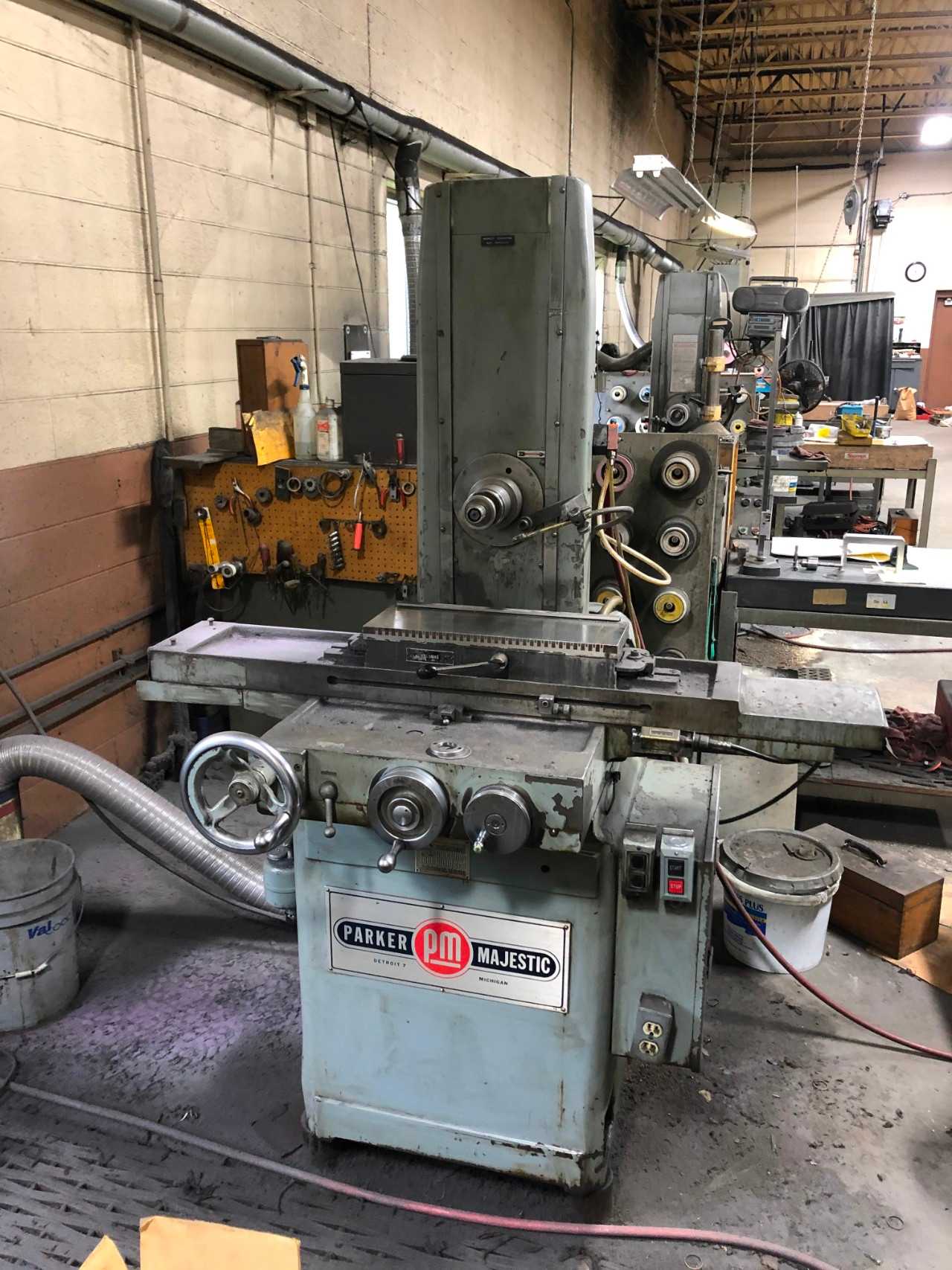 Parker 2Z Surface Grinder - GRINDING MACHINES