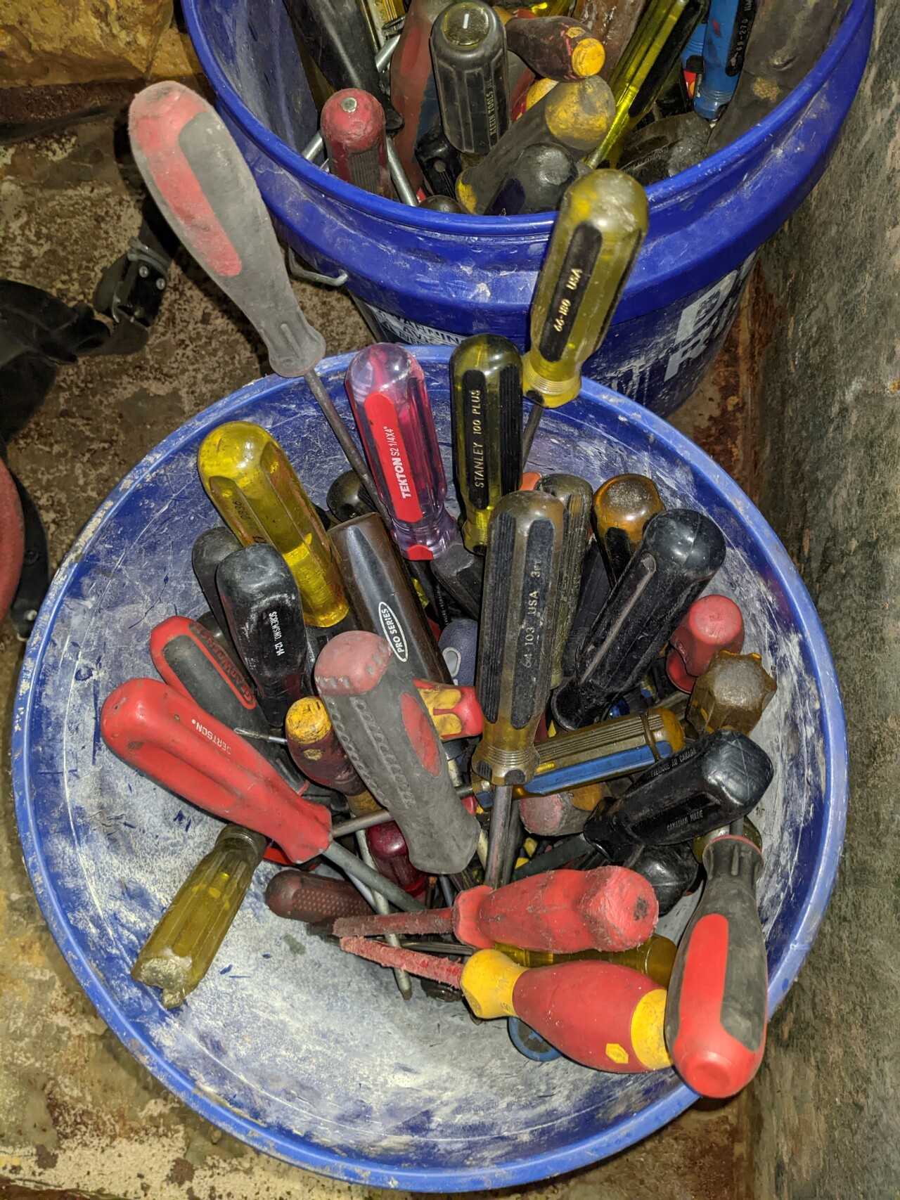 LOT OF ASSORTED TOOLS, SCREWDRIVERS NO TOOL BAGS - HAND TOOLS