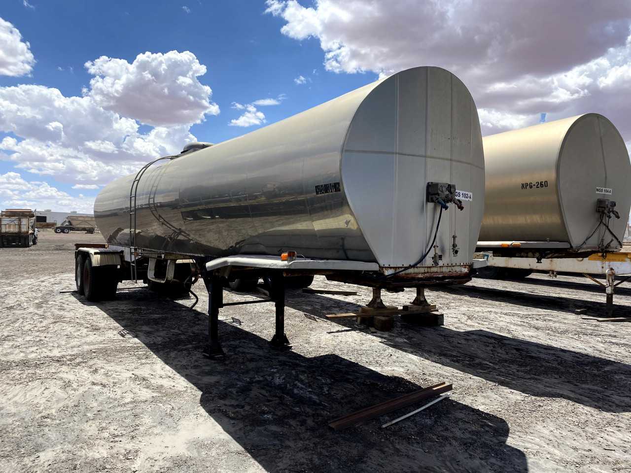 Stainless & Steel Products Co. 5600 Gallon Stainless Tank Trailer - TRAILERS