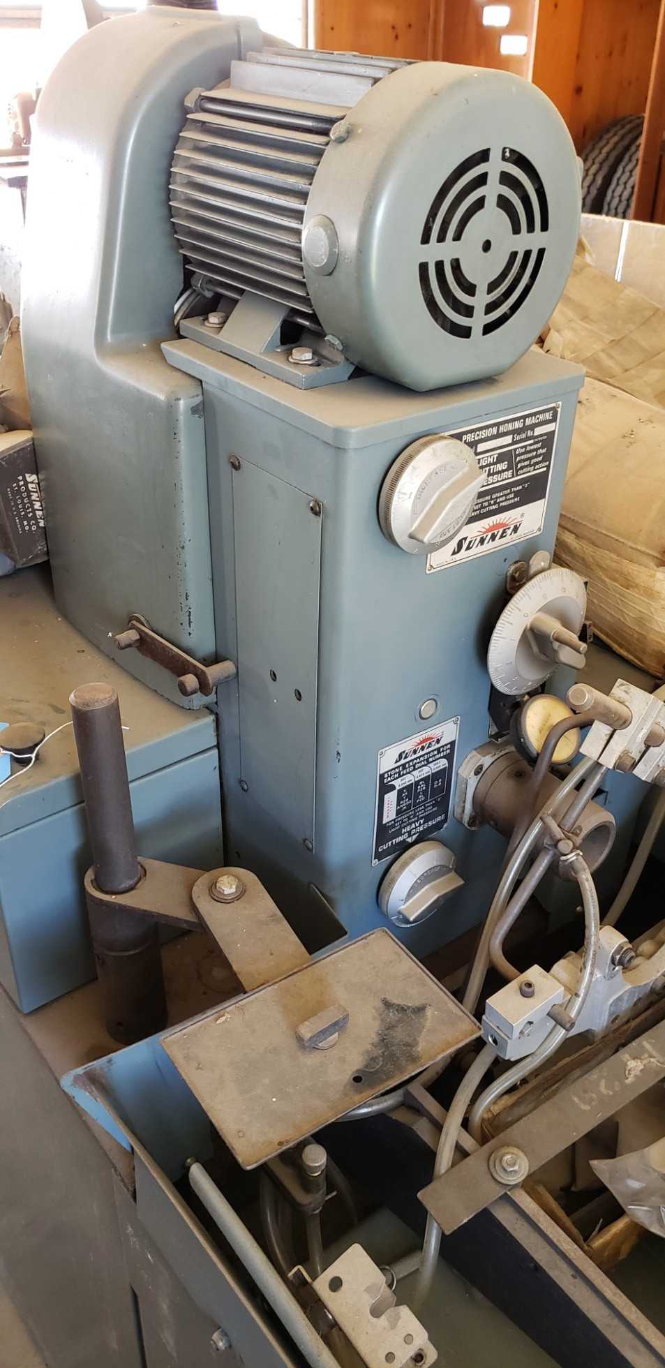 Sunnen Honing Machine MBC 1800 Automatic Power Stroke Hone Horizontal Stroker - ELECTRIC POWER TOOLS Sunnen Honing Machine MBC 1800 Automatic Power Stroke Hone Horizontal Stroker - ELECTRIC POWER TOOLS
