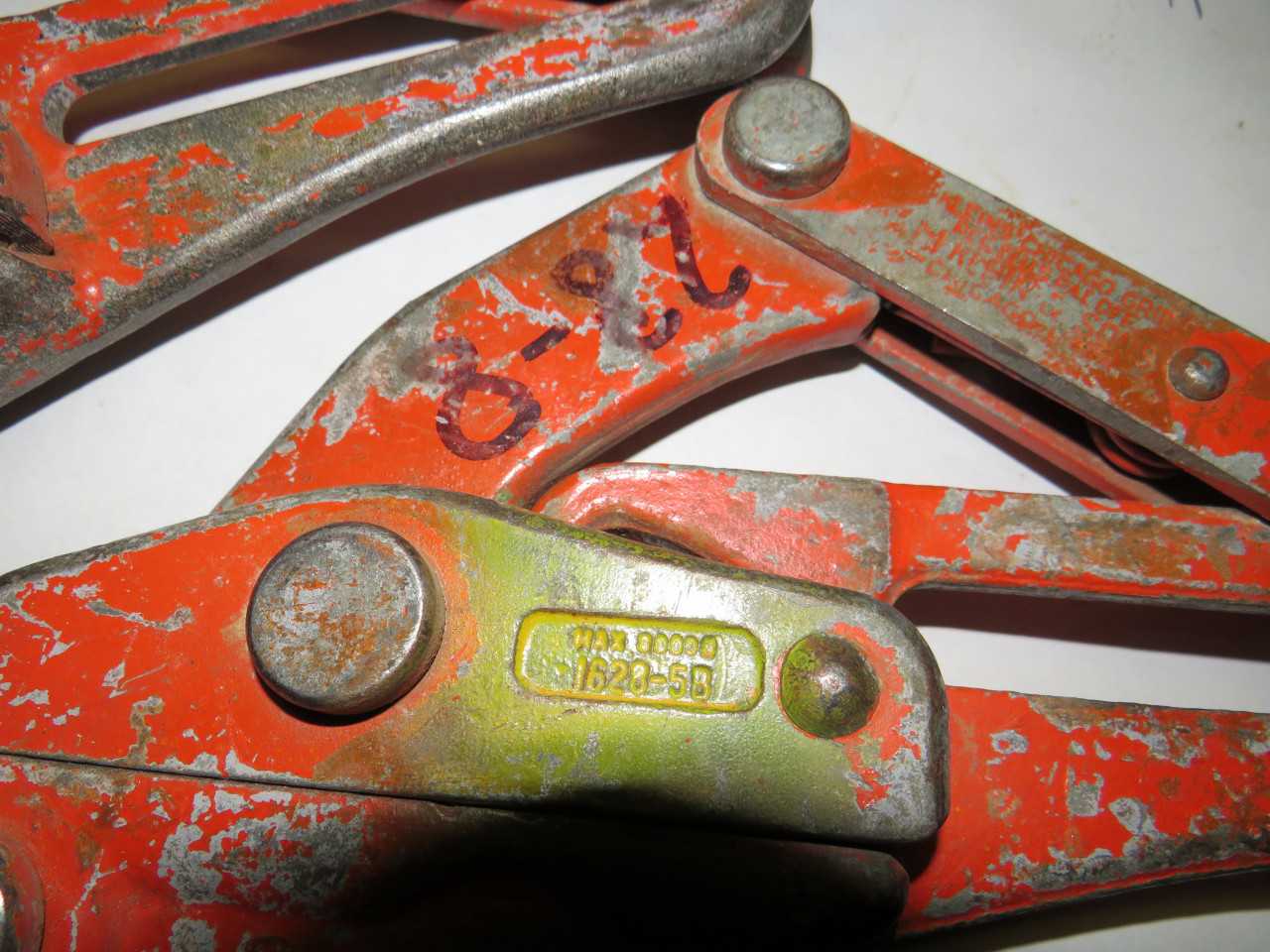 LOT OF 2 KLEIN 1628-5F 1628-5B 8000 LBS MAX LOAD BULLDOG WIRE PULLING GRIP - ELECTRIC POWER TOOLS