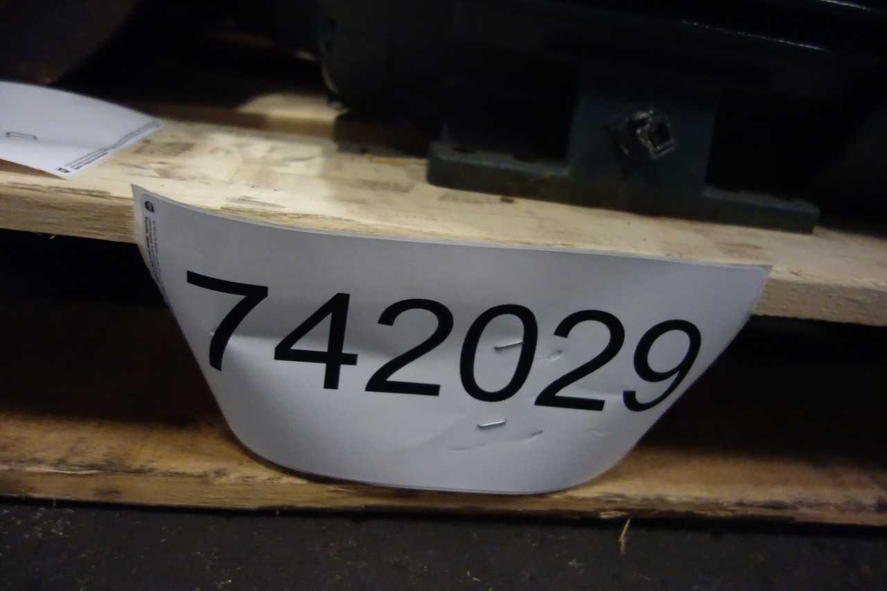 1 PALLET OF ASSORTED AC MOTORS- EMERSON, SEW EURODRIVE, BALDOR - ELECTRIC MOTORS
