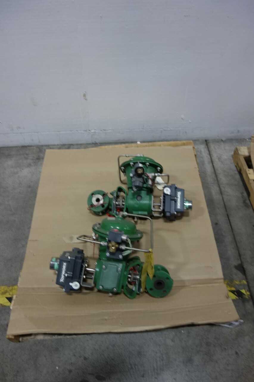 LOT OF 2 FISHER V300 PNEUMATIC 2052 300 STEEL FLANGED DXP-M21GSEB 1IN CONTROL VALVES - CONTROL VALVE